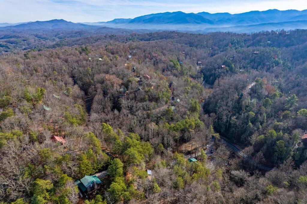 Very Private, Real Log Cabin With Hot Tub! Sevierville Zewnętrze zdjęcie