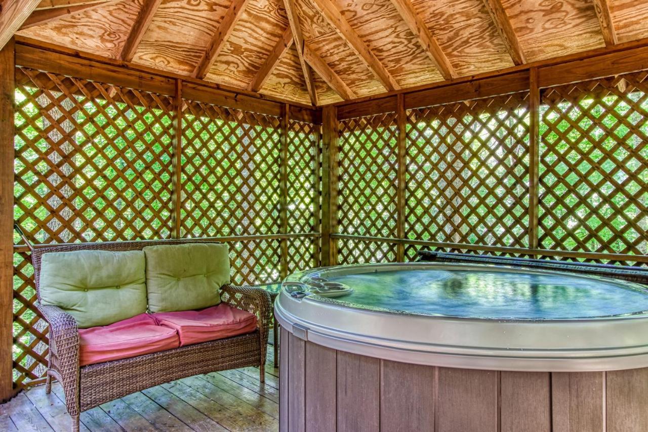 Very Private, Real Log Cabin With Hot Tub! Sevierville Zewnętrze zdjęcie
