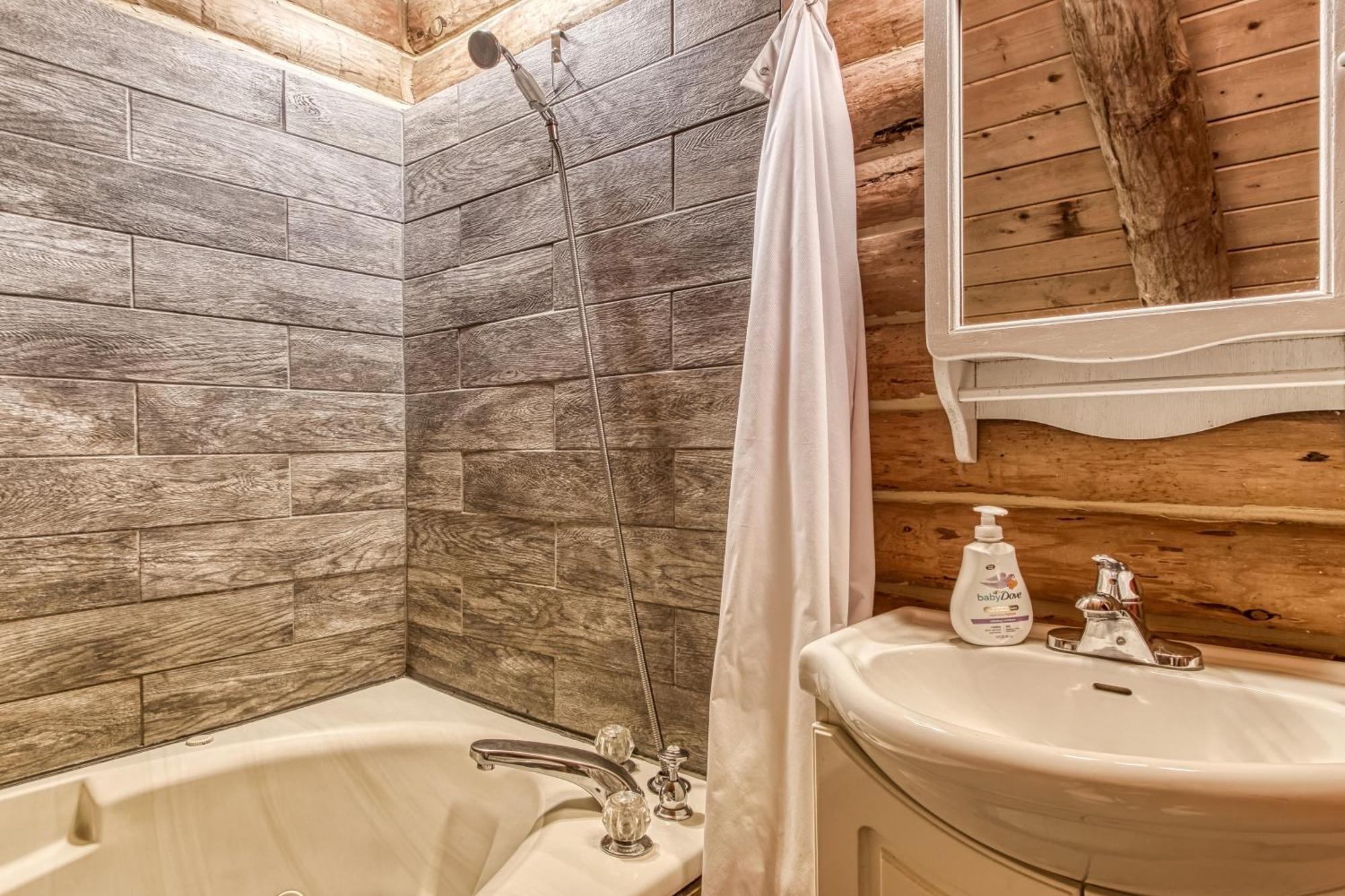 Very Private, Real Log Cabin With Hot Tub! Sevierville Zewnętrze zdjęcie