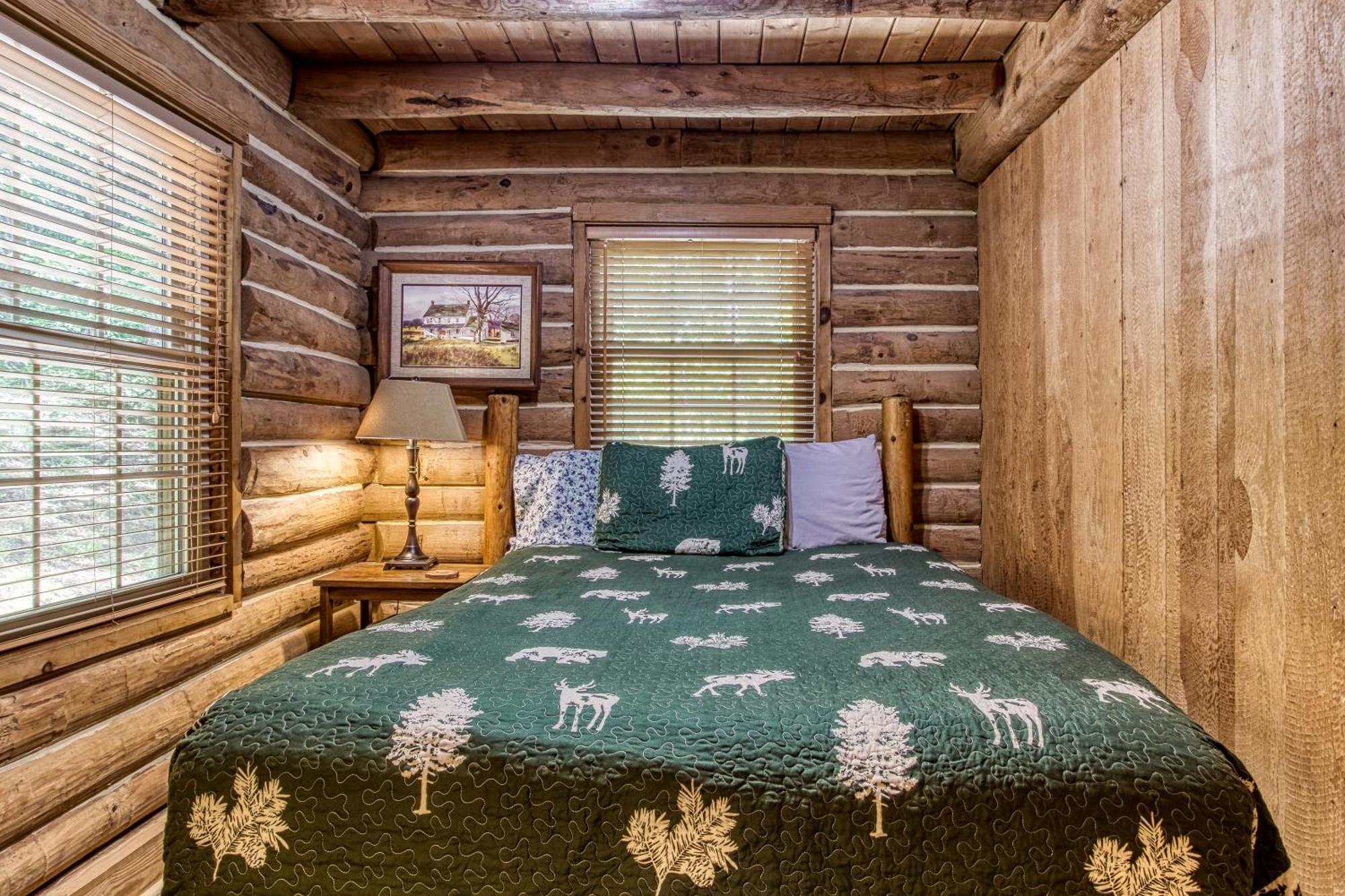 Very Private, Real Log Cabin With Hot Tub! Sevierville Zewnętrze zdjęcie