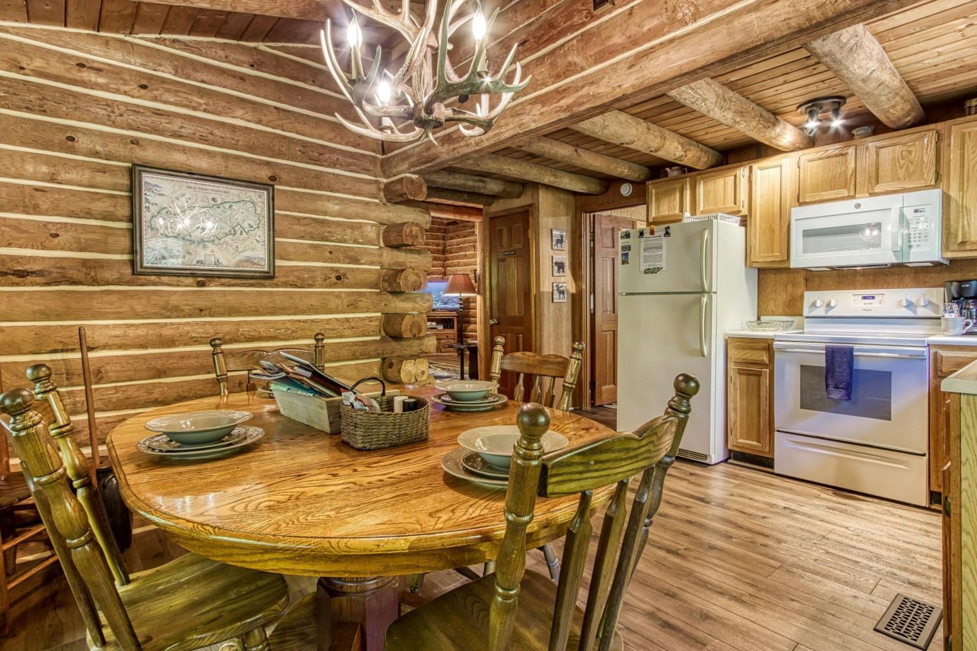 Very Private, Real Log Cabin With Hot Tub! Sevierville Zewnętrze zdjęcie
